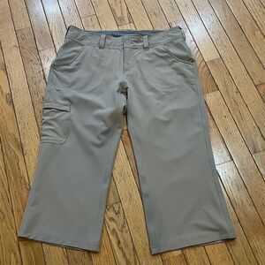 The North Face Women's Cargo Capri Pants Beige Size 4